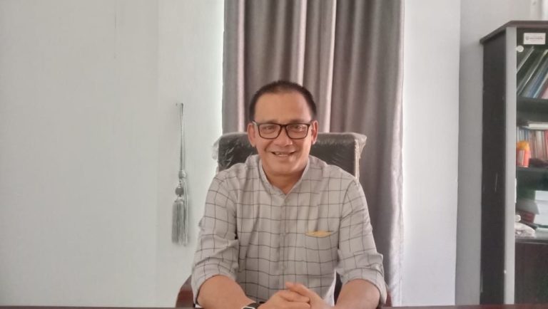 Plt RSUD Cendrawasih Dobo, Glenn Pattinama. Foto: Ketty Remetwa