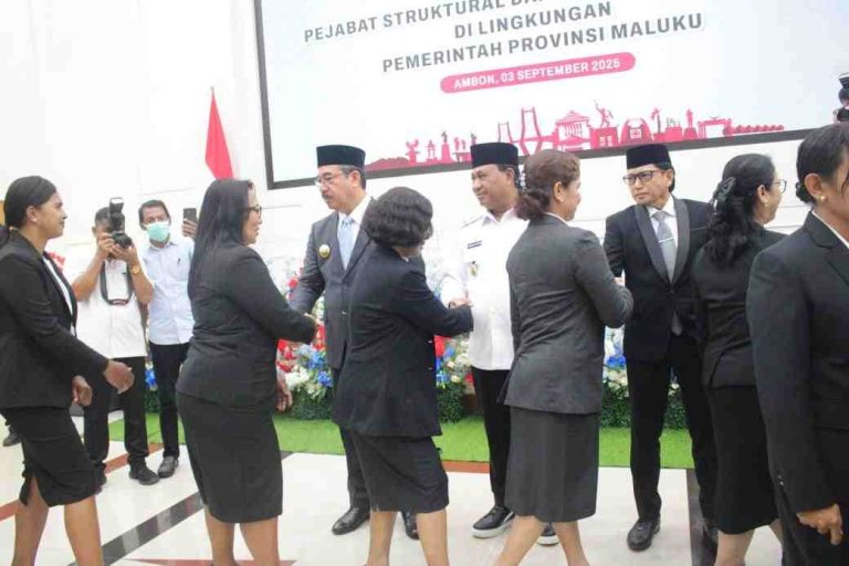 Gubernur Maluku Lantik 242 Pejabat, Dorong Birokrasi Profesional dan Berintegritas