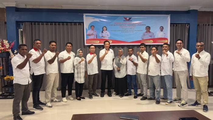 DPD Perindo Aru resmi menerima Surat Keputusan (SK) Ketua dan Kepengurusan Definitif pada Sabtu (6/9/25) di Kafe Gospel, Dobo. Foto: Istimewa.