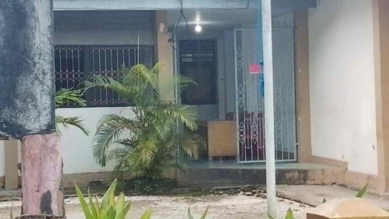 Palang Kantor Dinsosda Maluku Tenggara Dibuka, Heatubun Ungkap Baru Dibayar Rp35 Juta